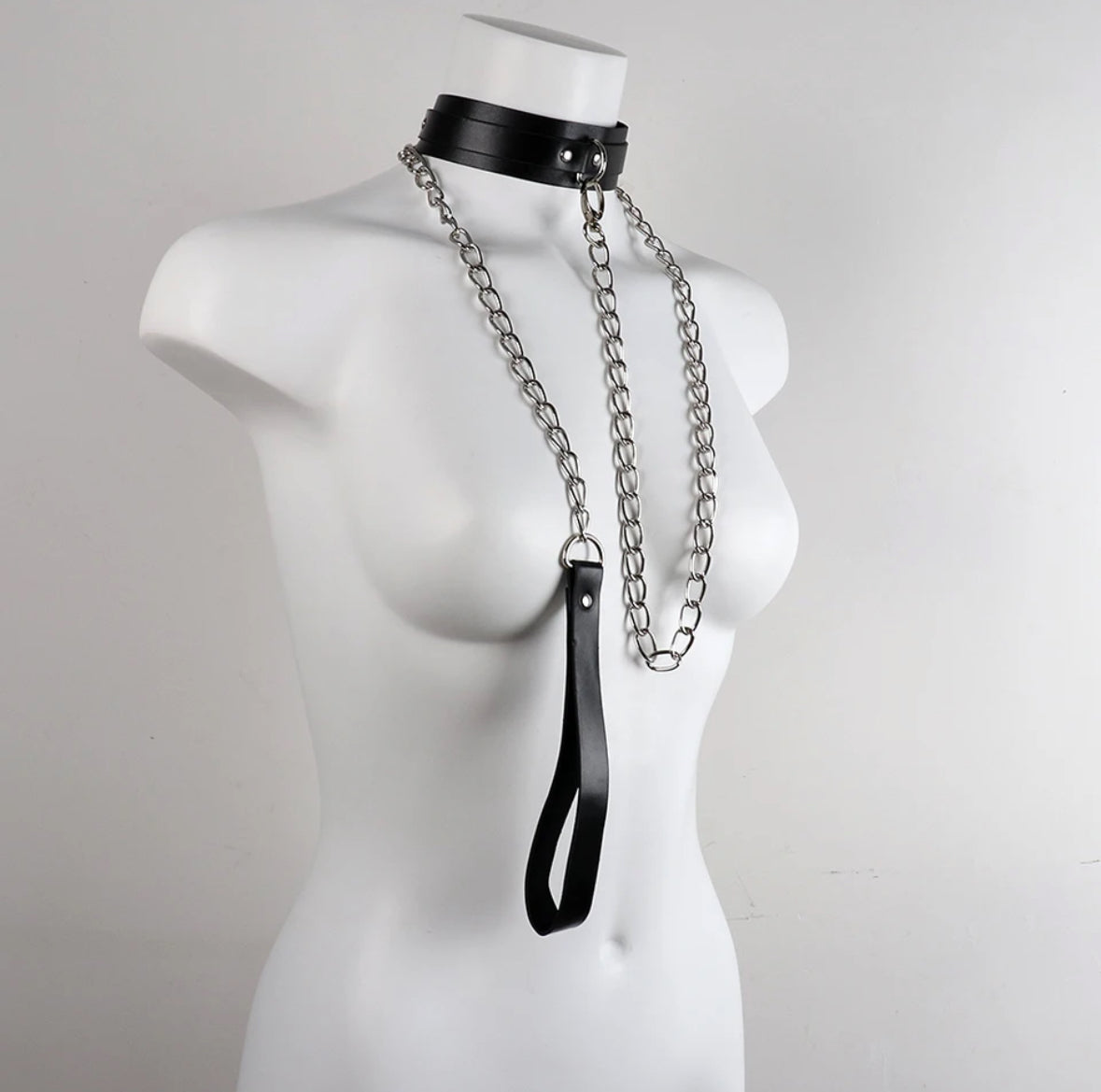 Collier et chaine de bondage laisse