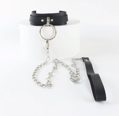 Collier et chaine de bondage laisse