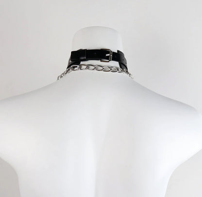 Collier et chaine de bondage laisse